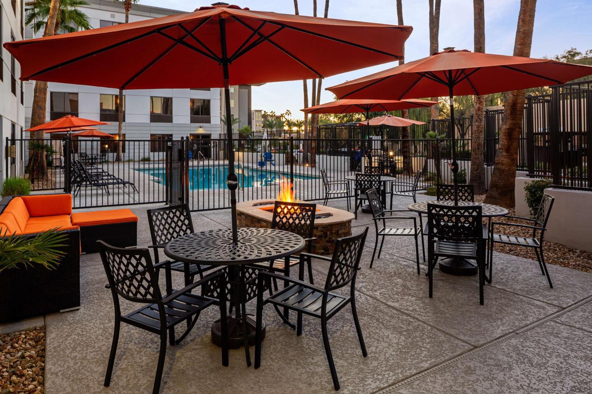 Hampton Inn Phoenix - Biltmore Εξωτερικό φωτογραφία